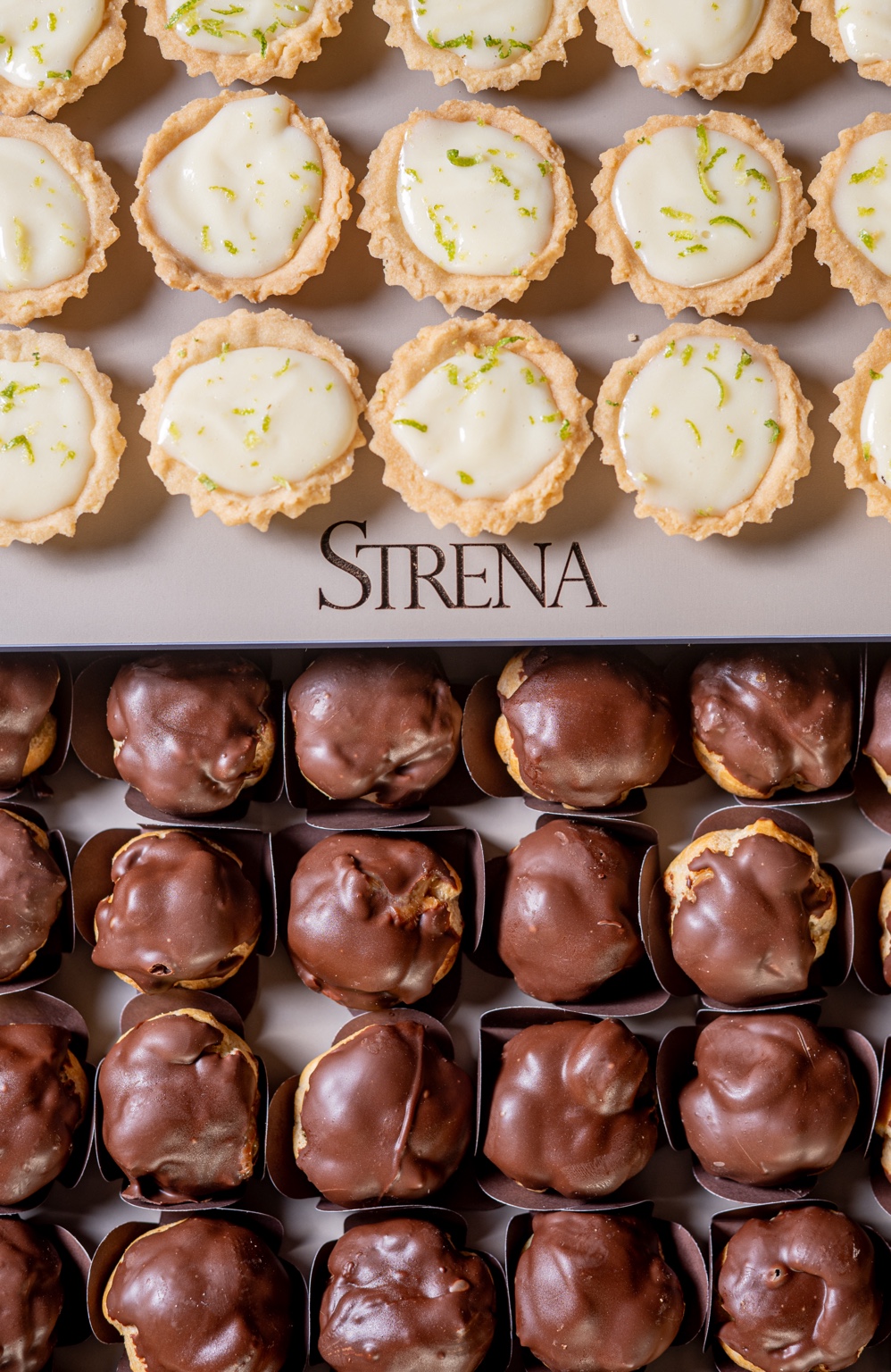 Doces da STRENA organizados para coffee break empresarial